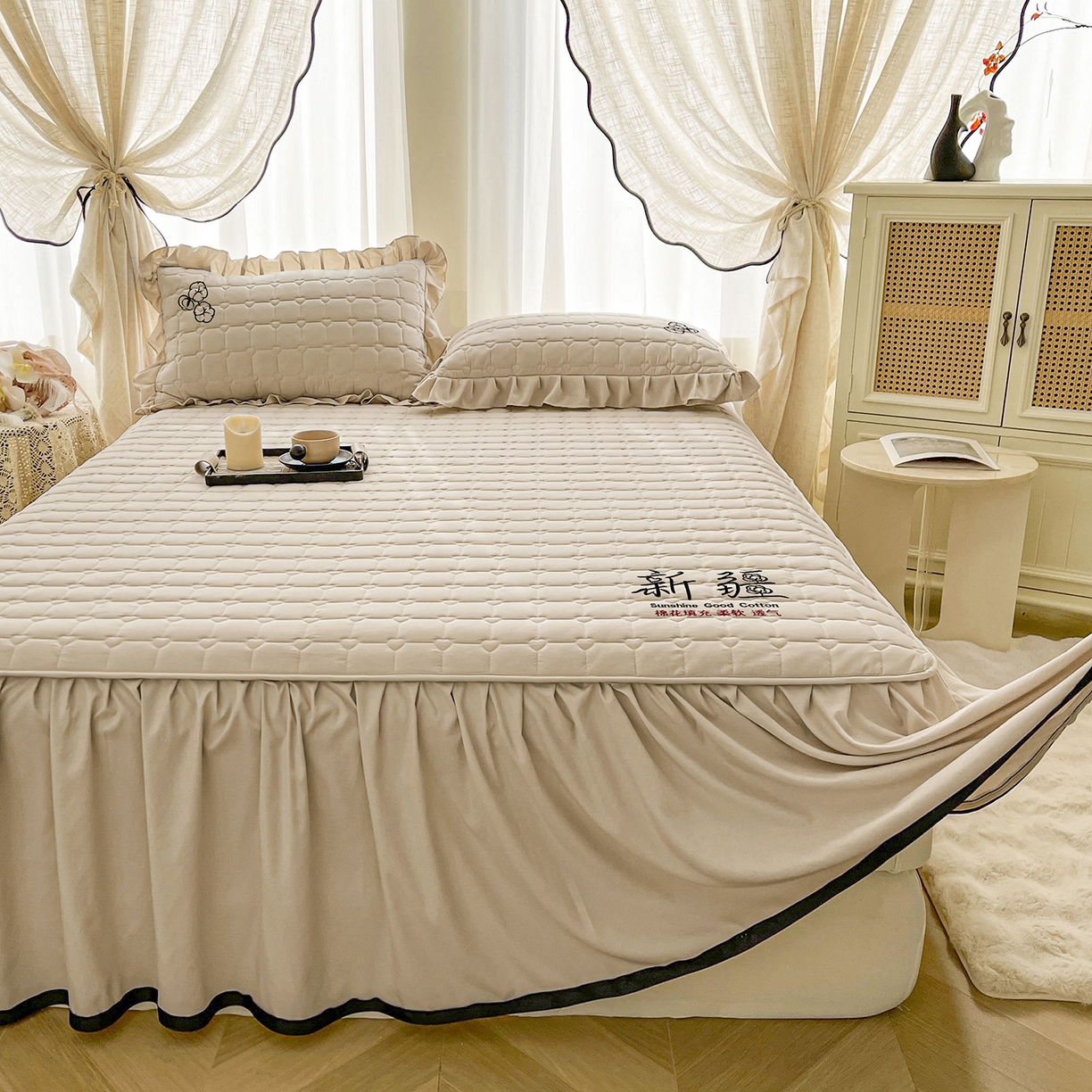 91家纺网 家纺一手货源 找家纺 笠裙家纺 2025新款A类110克水洗棉新疆棉花夹棉单床裙 床裙单件 棉花-浅咖