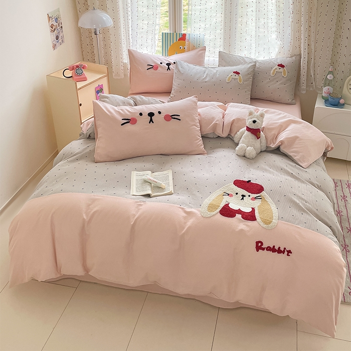 91家纺网 家纺一手货源 找家纺 寐居家纺 2025新款全棉纯棉A类双层纱拼接毛巾绣花四件套 萌兔之星