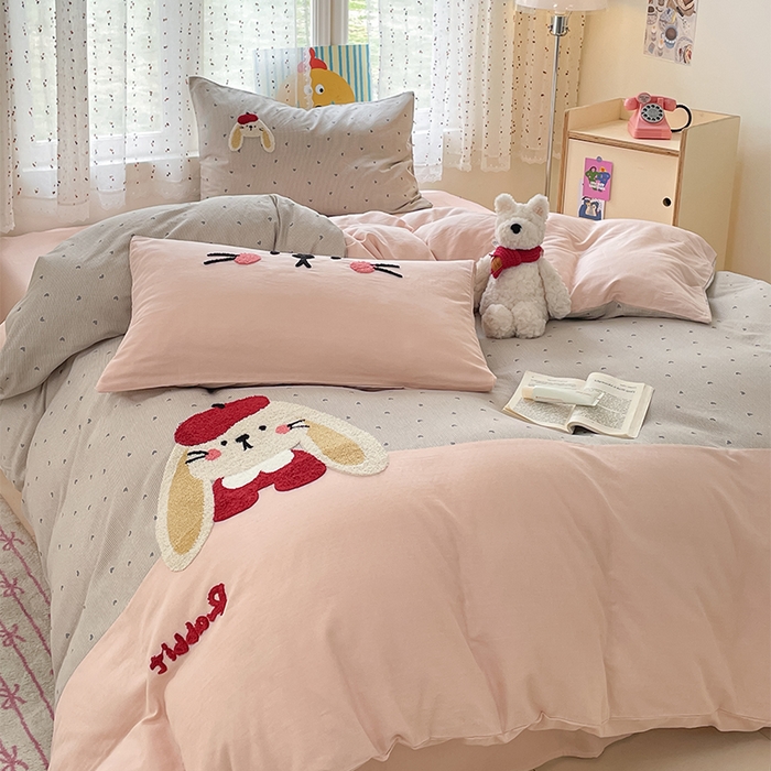 91家纺网 家纺一手货源 找家纺 寐居家纺 2025新款全棉纯棉A类双层纱拼接毛巾绣花四件套 萌兔之星