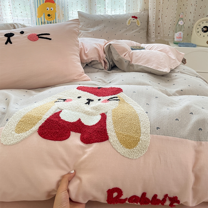 91家纺网 家纺一手货源 找家纺 寐居家纺 2025新款全棉纯棉A类双层纱拼接毛巾绣花四件套 萌兔之星