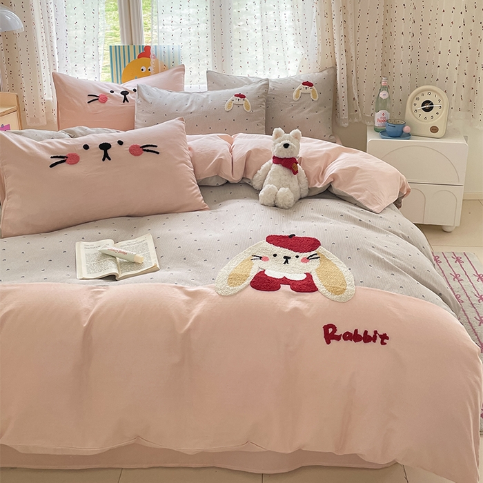 91家纺网 家纺一手货源 找家纺 寐居家纺 2025新款全棉纯棉A类双层纱拼接毛巾绣花四件套 萌兔之星