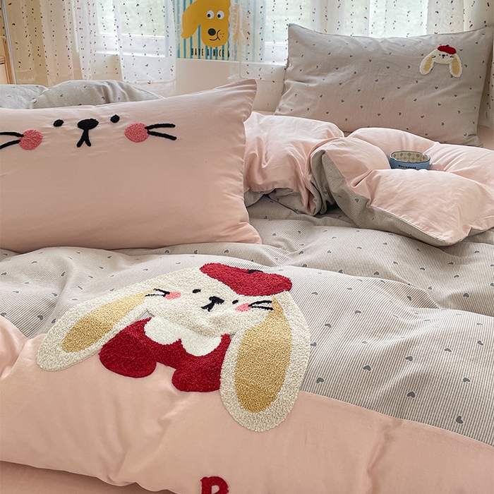 91家纺网 家纺一手货源 找家纺 寐居家纺 2025新款全棉纯棉A类双层纱拼接毛巾绣花四件套 萌兔之星