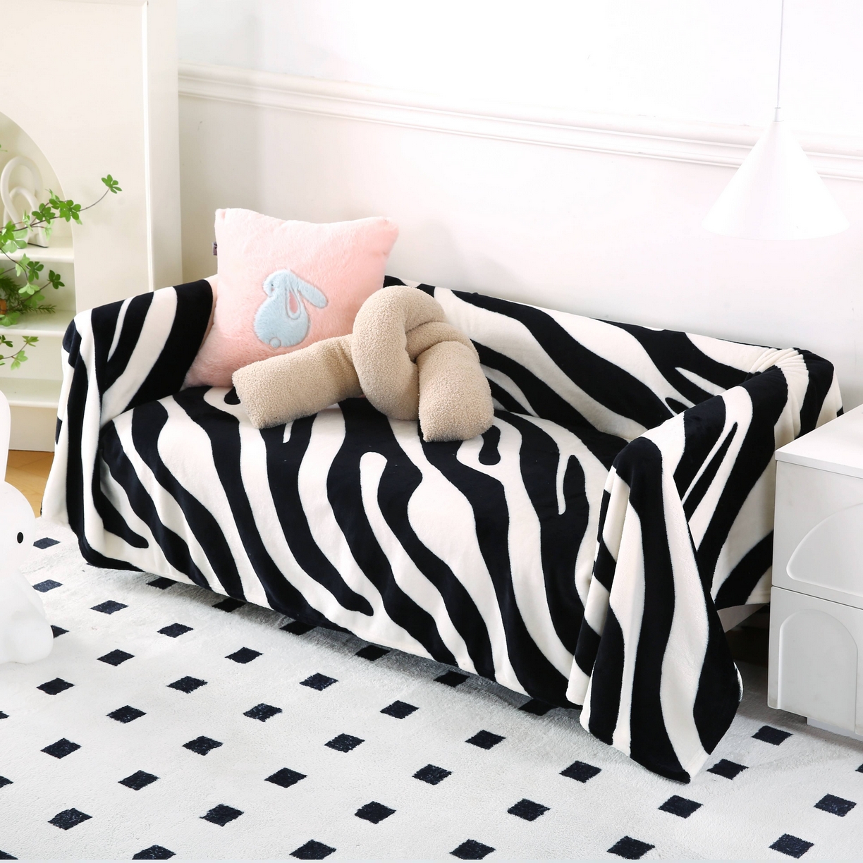 91家纺网 家纺一手货源 找家纺 璐维斯 2025新款直播260g法莱绒毯子牛奶绒印花毛毯沙发巾沙发毯跨境外贸 斑马纹