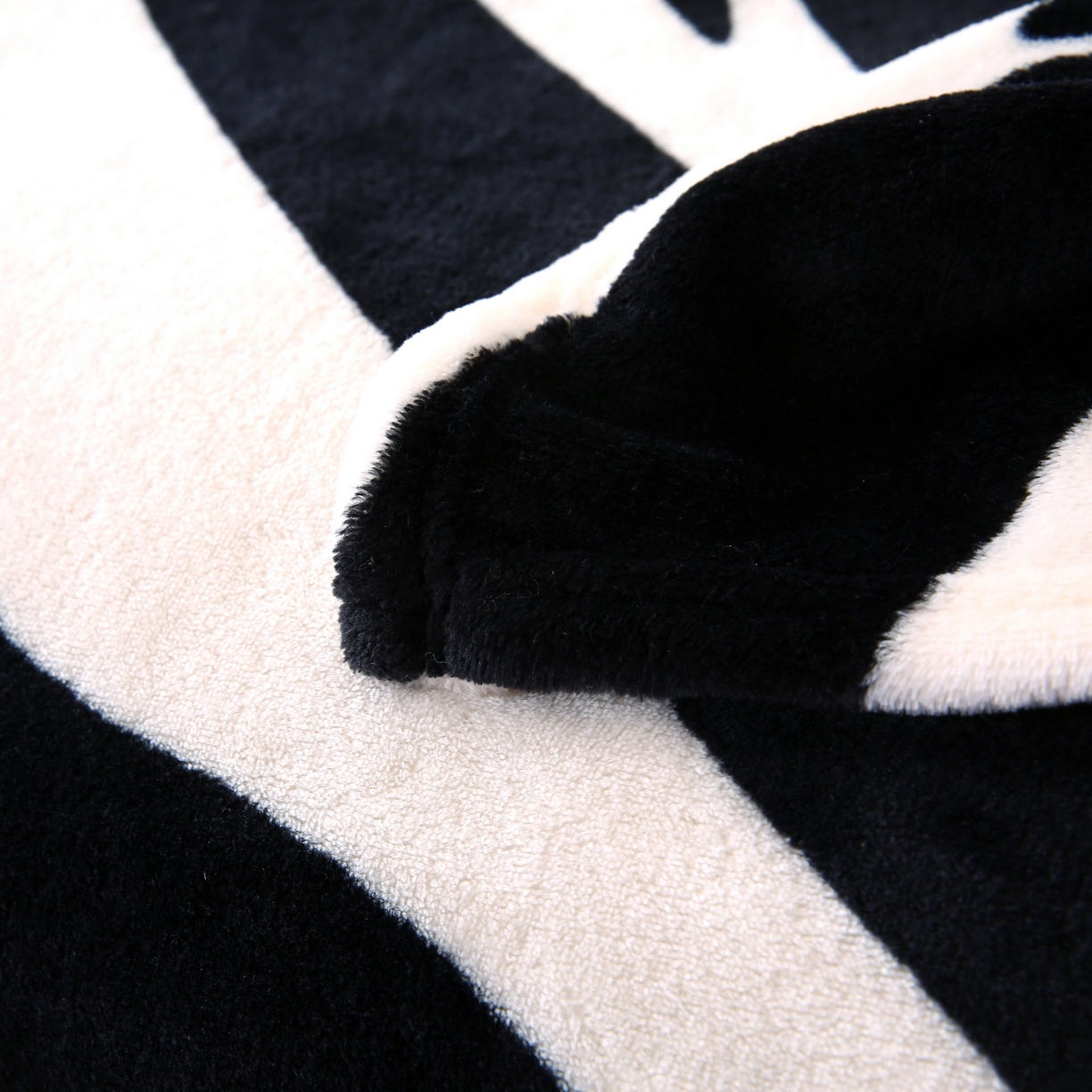 91家纺网 家纺一手货源 找家纺 璐维斯 2025新款直播260g法莱绒毯子牛奶绒印花毛毯沙发巾沙发毯跨境外贸 斑马纹