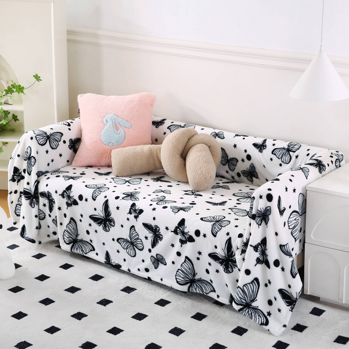 91家纺网 家纺一手货源 找家纺 璐维斯 2025新款直播260g法莱绒毯子牛奶绒印花毛毯沙发巾沙发毯跨境外贸 黑白蝴蝶