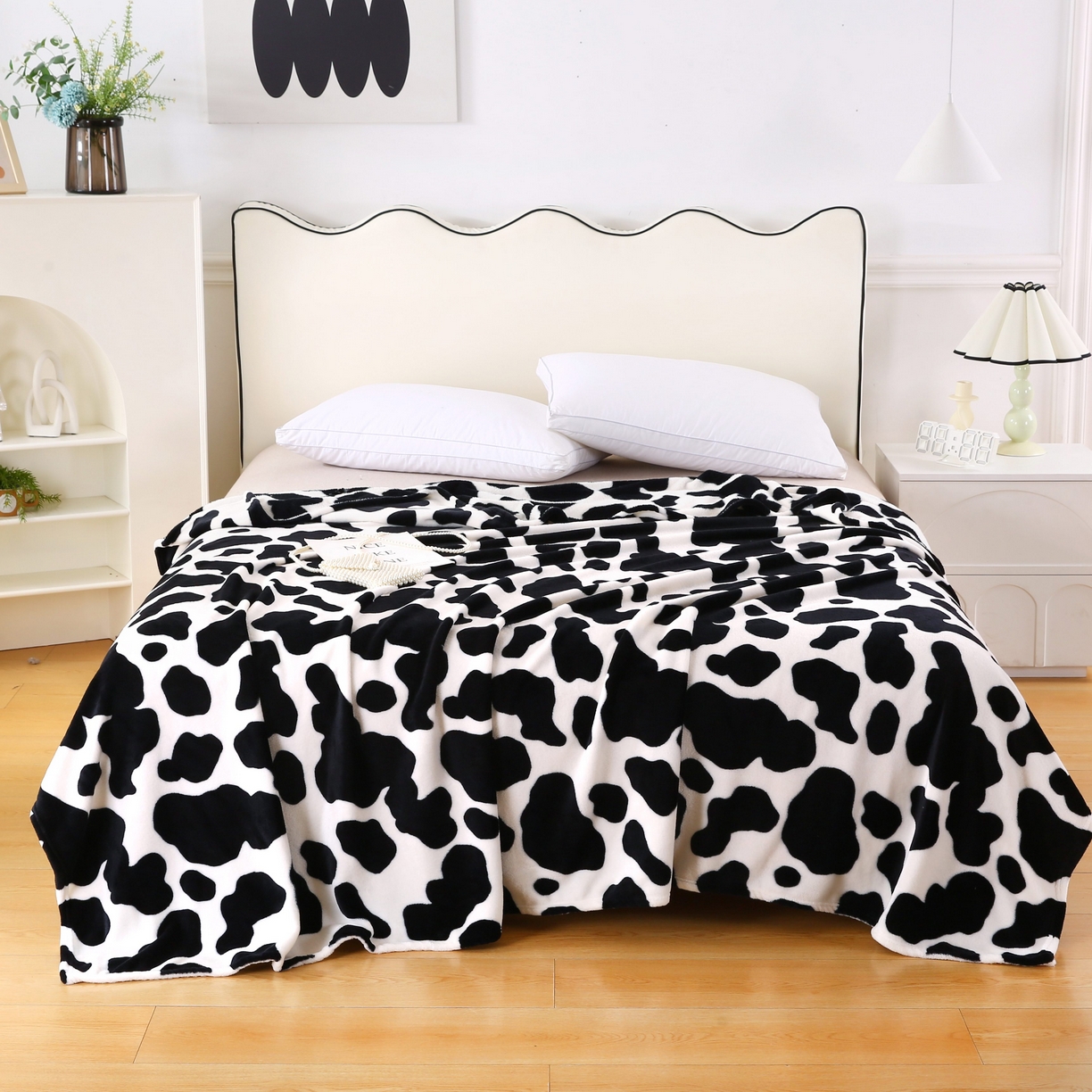 91家纺网 家纺一手货源 找家纺 璐维斯 2025新款直播260g法莱绒毯子牛奶绒印花毛毯沙发巾沙发毯跨境外贸 奶牛纹