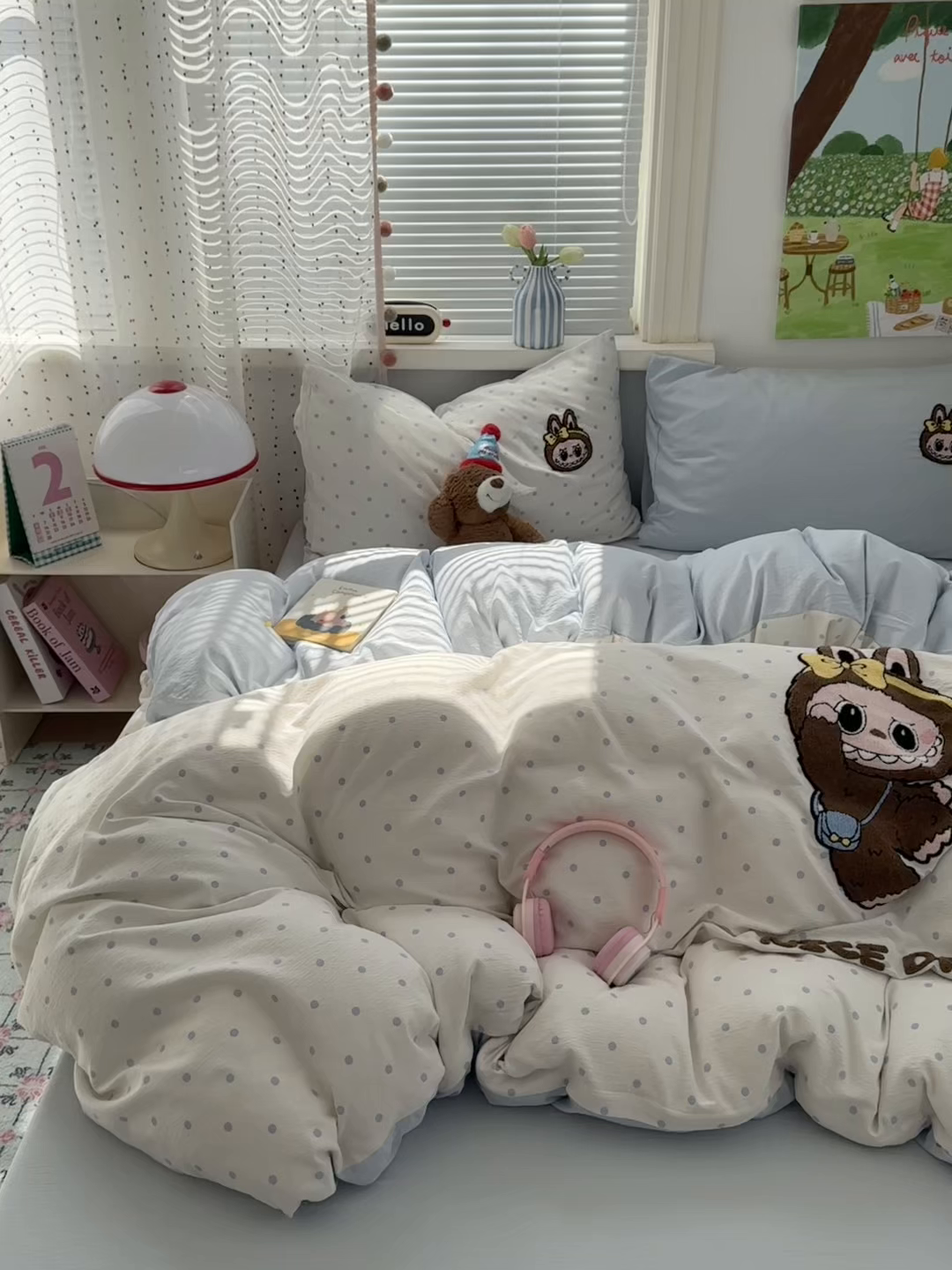 91家纺网 家纺一手货源 找家纺 罗亿家纺 2025新款云感双层纱卡通毛巾绣四件套（拉布布系列场景二） 可爱布布-蓝波点