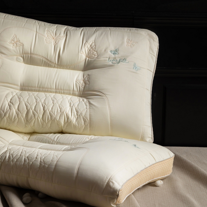 91家纺网 家纺一手货源 找家纺 慕尚家纺 2025新款简约天丝棉绣花枕头枕芯 蝴蝶蚕丝枕 48x74cm/只