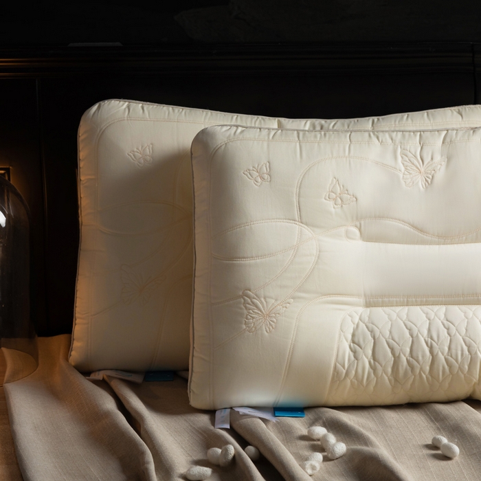 91家纺网 家纺一手货源 找家纺 慕尚家纺 2025新款简约天丝棉绣花枕头枕芯 蝴蝶蚕丝枕 48x74cm/只