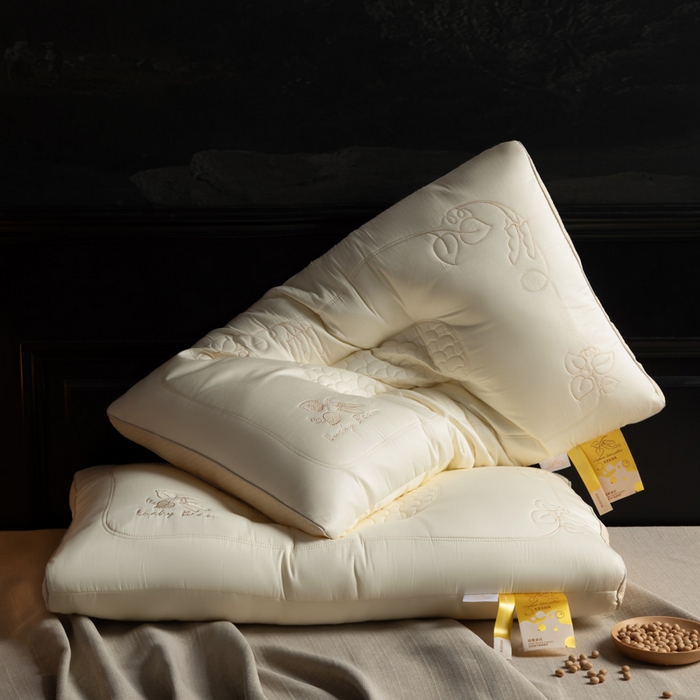 91家纺网 家纺一手货源 找家纺 慕尚家纺 2025新款简约天丝棉绣花枕头枕芯 舒适大豆枕 48x74cm/只