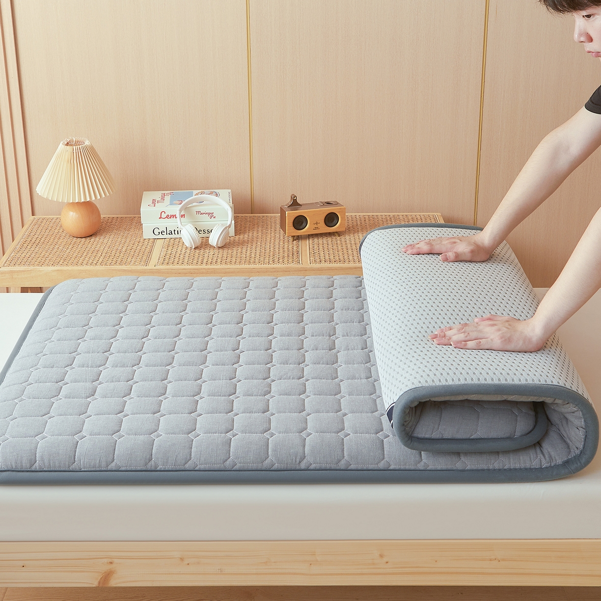 91家纺网 家纺一手货源 找家纺 丽诺床垫 2025新款全棉色织棉花学生床垫 棉花床垫-灰色