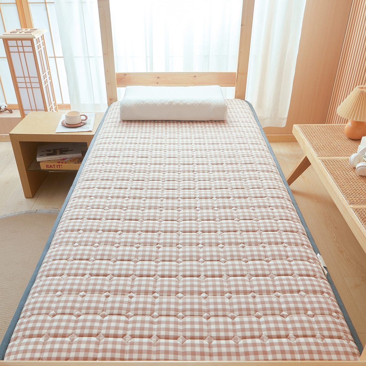 91家纺网 家纺一手货源 找家纺 丽诺床垫 2025新款全棉色织棉花学生床垫 棉花床垫-咖小格