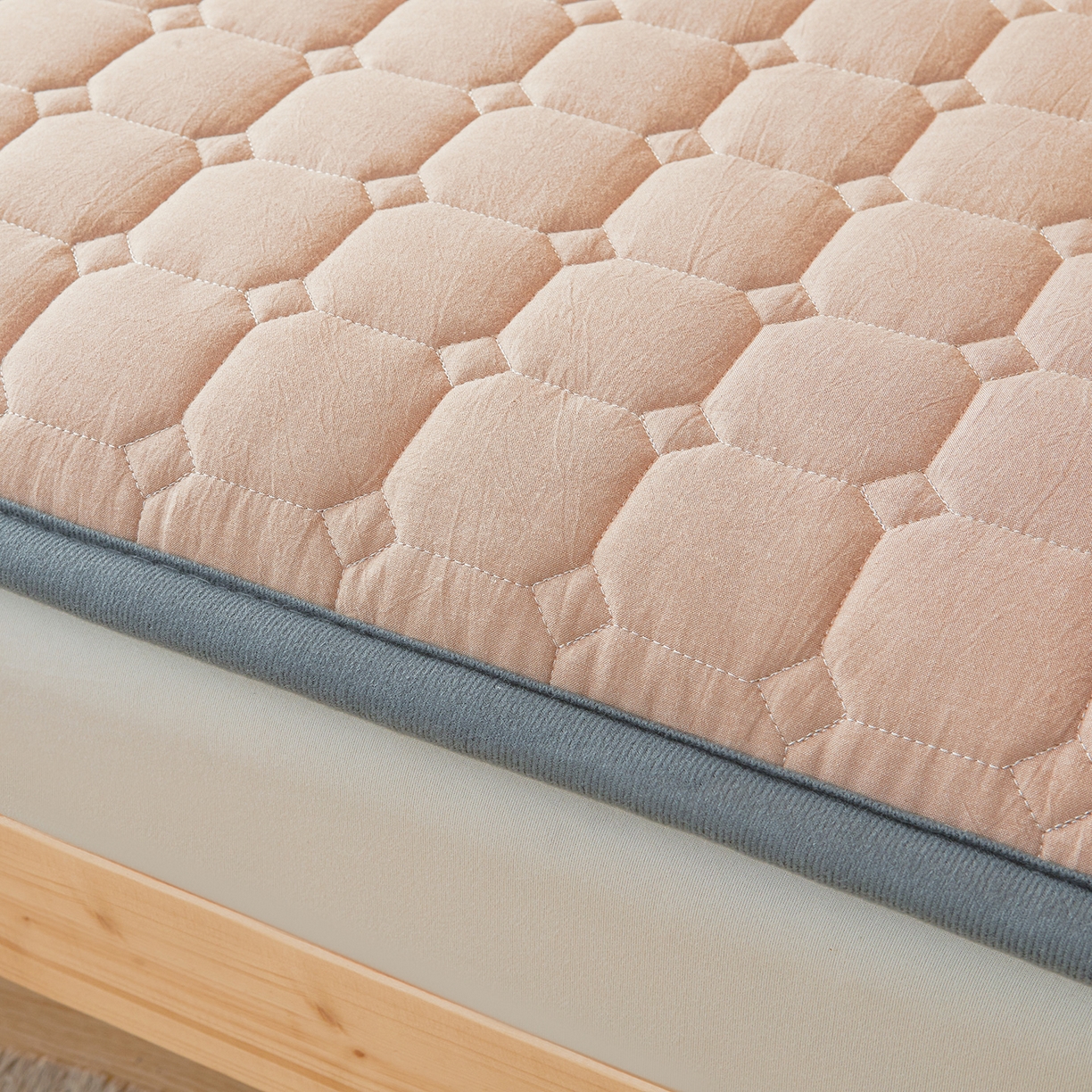 91家纺网 家纺一手货源 找家纺 丽诺床垫 2025新款全棉色织棉花学生床垫 棉花床垫-卡其色