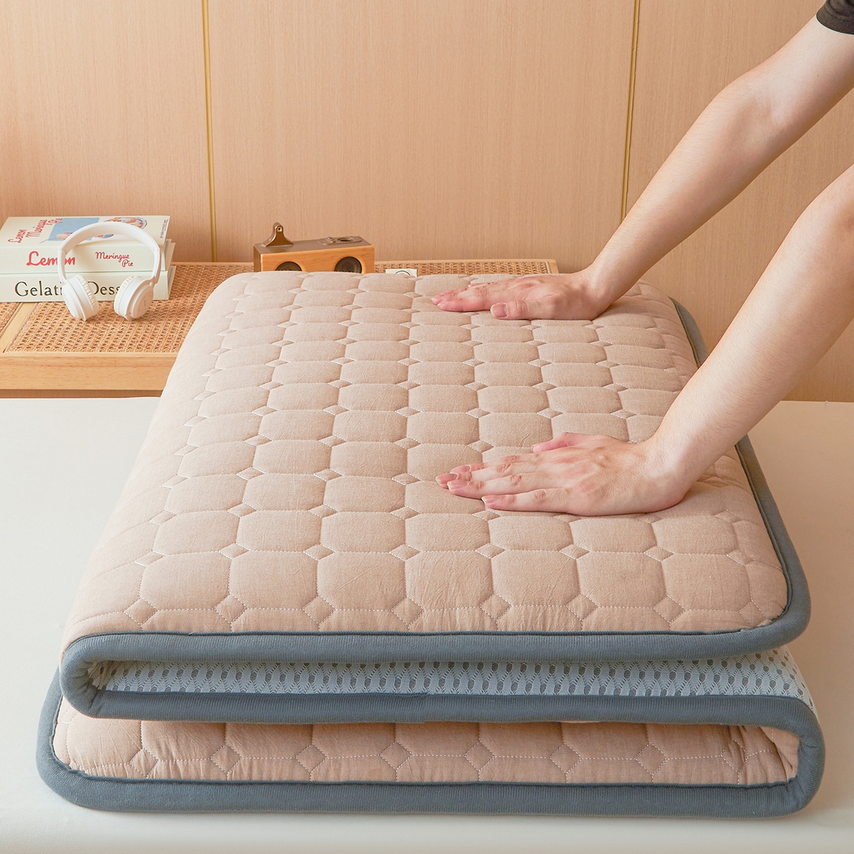 91家纺网 家纺一手货源 找家纺 丽诺床垫 2025新款全棉色织棉花学生床垫 棉花床垫-卡其色