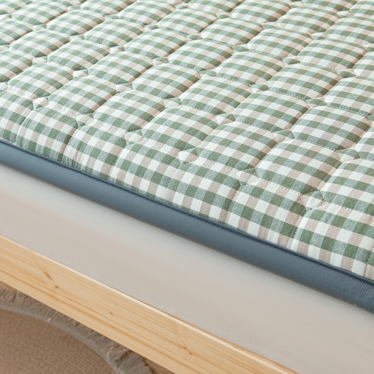 91家纺网 家纺一手货源 找家纺 丽诺床垫 2025新款全棉色织棉花学生床垫 棉花床垫-绿小格