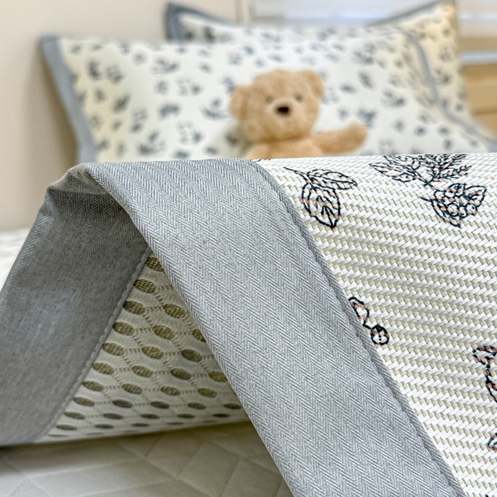 91家纺网 家纺一手货源 找家纺 慕尚家纺 2025新款600D小清新凉感冰丝凉席三件套 狐狸窝