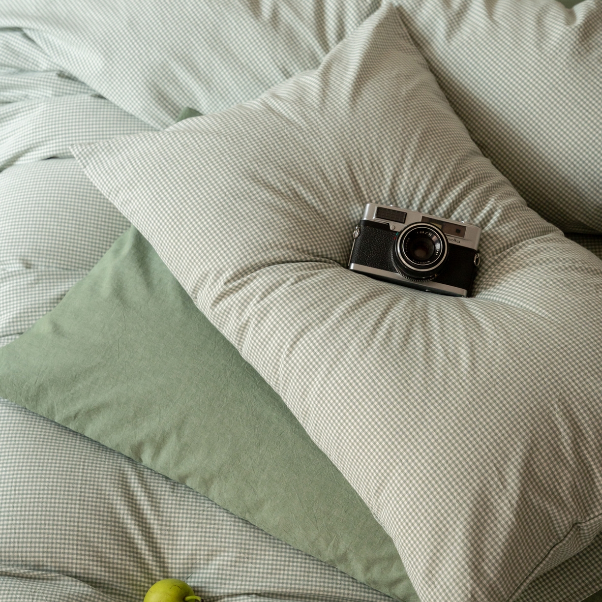 91家纺网 家纺一手货源 找家纺 玖弘家居 2025新款全棉水洗棉细格四件套 豆绿细格