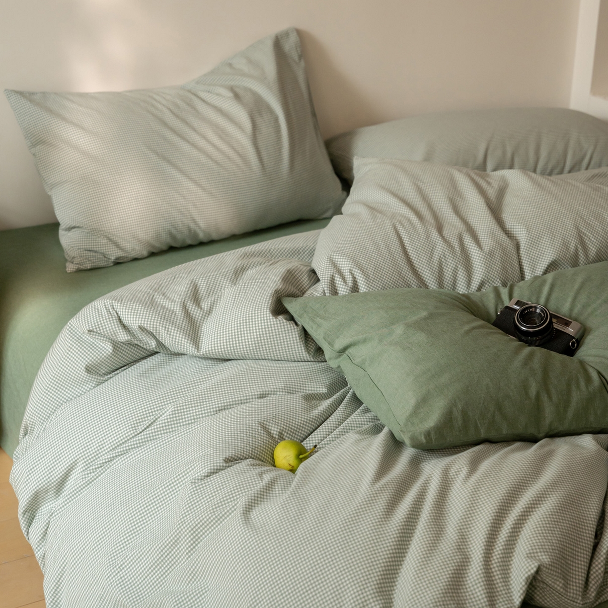 91家纺网 家纺一手货源 找家纺 玖弘家居 2025新款全棉水洗棉细格四件套 豆绿细格