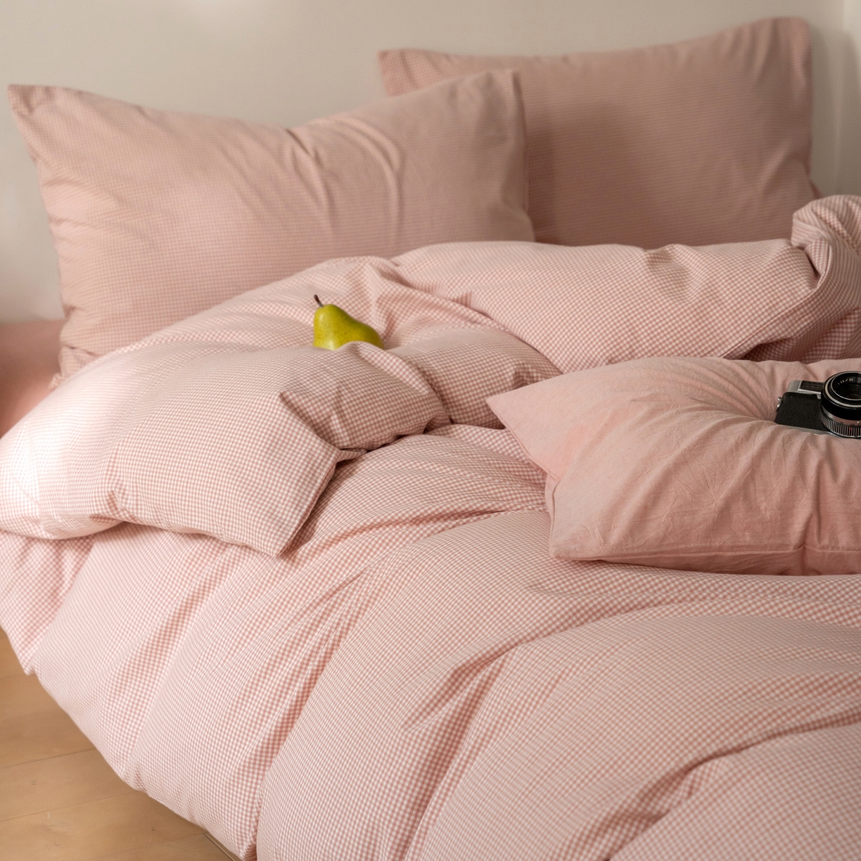 91家纺网 家纺一手货源 找家纺 玖弘家居 2025新款全棉水洗棉细格四件套 皮粉细格