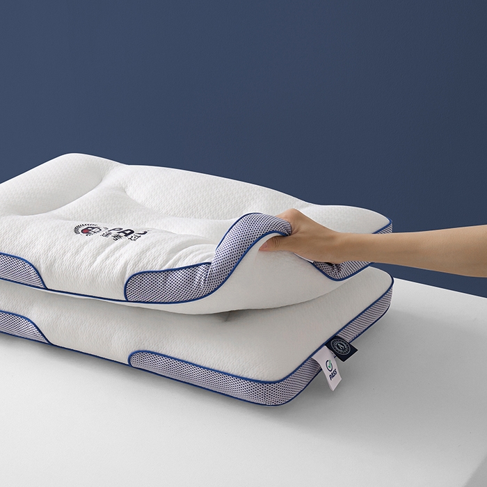 91家纺网 家纺一手货源 找家纺 （总）圣之寐 2025新款英伦LOGO逢考必过针织空气层学生护颈枕枕头枕芯