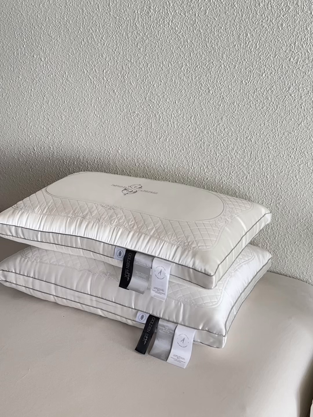 91家纺网 家纺一手货源 找家纺 （总）圣之寐 2025新款蚕丝刺绣养 颜枕枕头枕芯