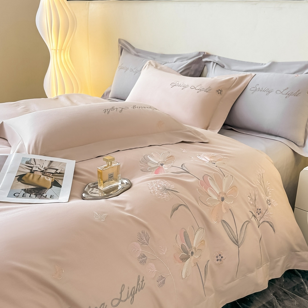 91家纺网 家纺一手货源 找家纺 博之洋婚庆 2025新款纯棉全棉长绒棉刺绣绣花高端礼盒四件套-花之语系列 粉灰