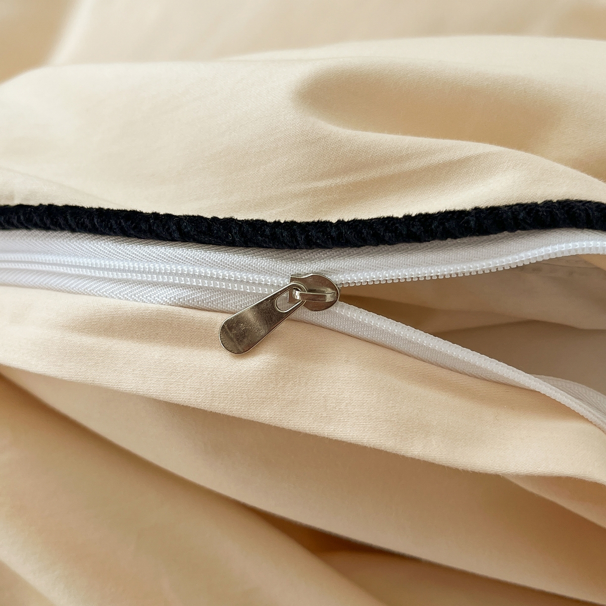 91家纺网 家纺一手货源 找家纺 三朵家纺 2025新款50支加厚全棉纯棉磨毛混搭四件套-美拉德系列 茶咖色