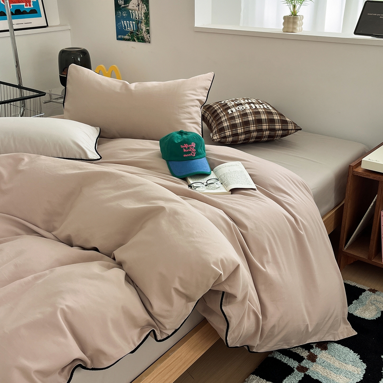 91家纺网 家纺一手货源 找家纺 三朵家纺 2025新款50支加厚全棉纯棉磨毛混搭四件套-美拉德系列 灰雅粉