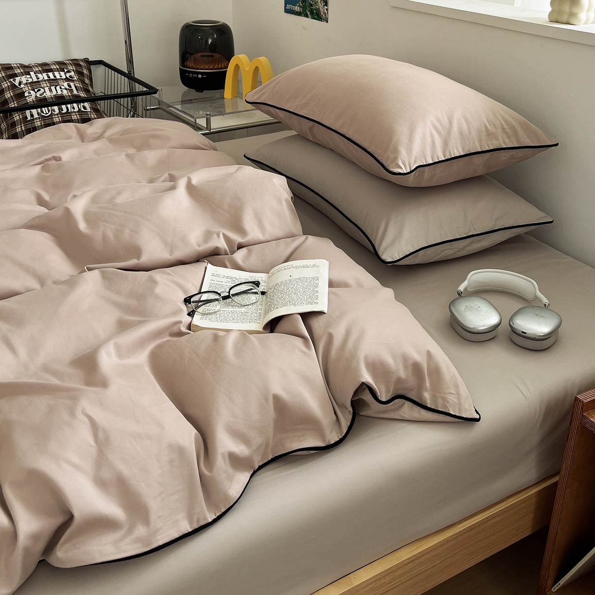 91家纺网 家纺一手货源 找家纺 三朵家纺 2025新款50支加厚全棉纯棉磨毛混搭四件套-美拉德系列 灰雅粉