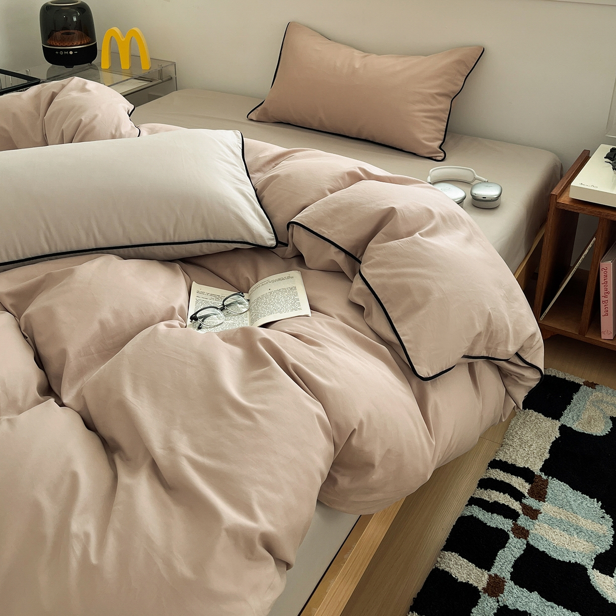 91家纺网 家纺一手货源 找家纺 三朵家纺 2025新款50支加厚全棉纯棉磨毛混搭四件套-美拉德系列 灰雅粉