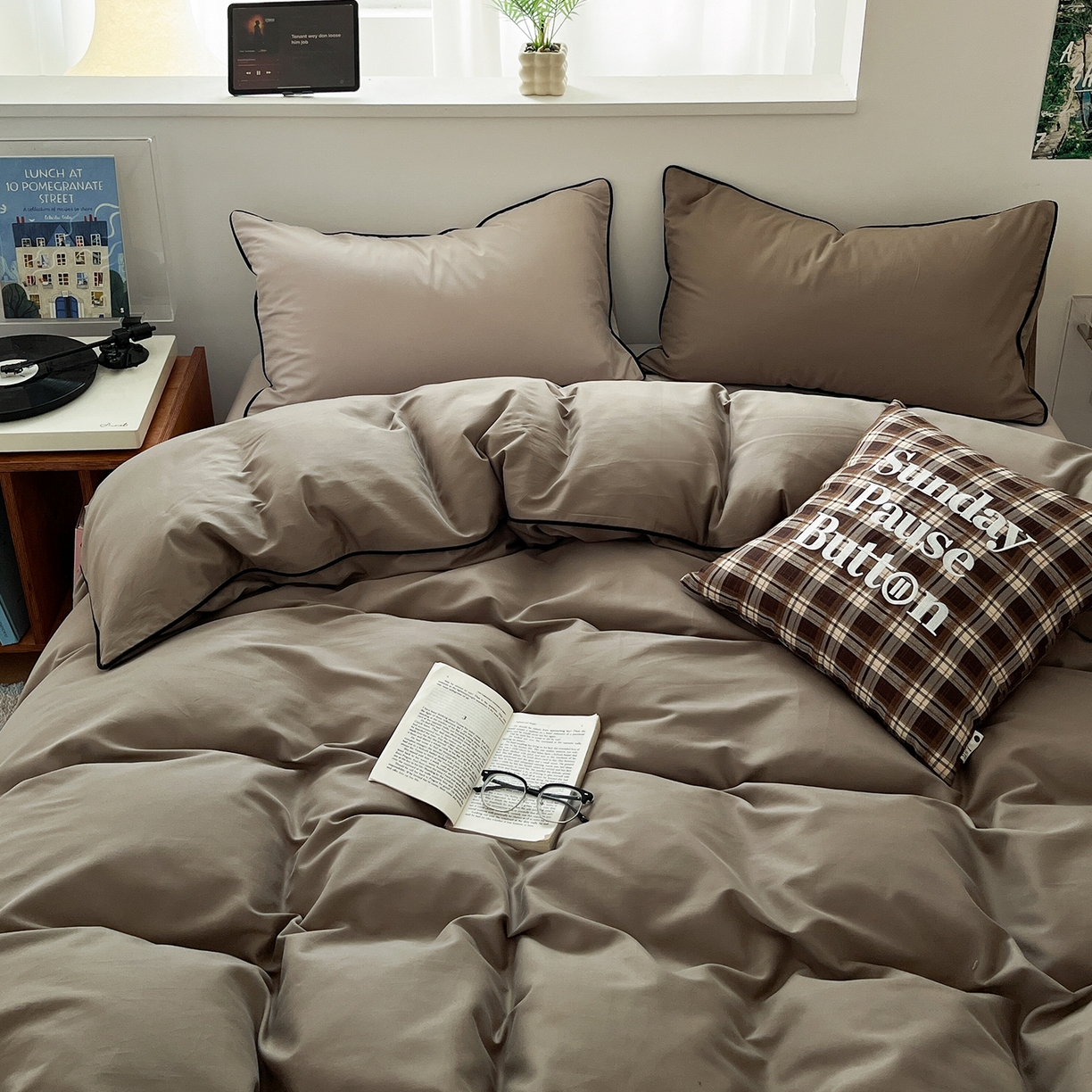 91家纺网 家纺一手货源 找家纺 三朵家纺 2025新款50支加厚全棉纯棉磨毛混搭四件套-美拉德系列 咖灰