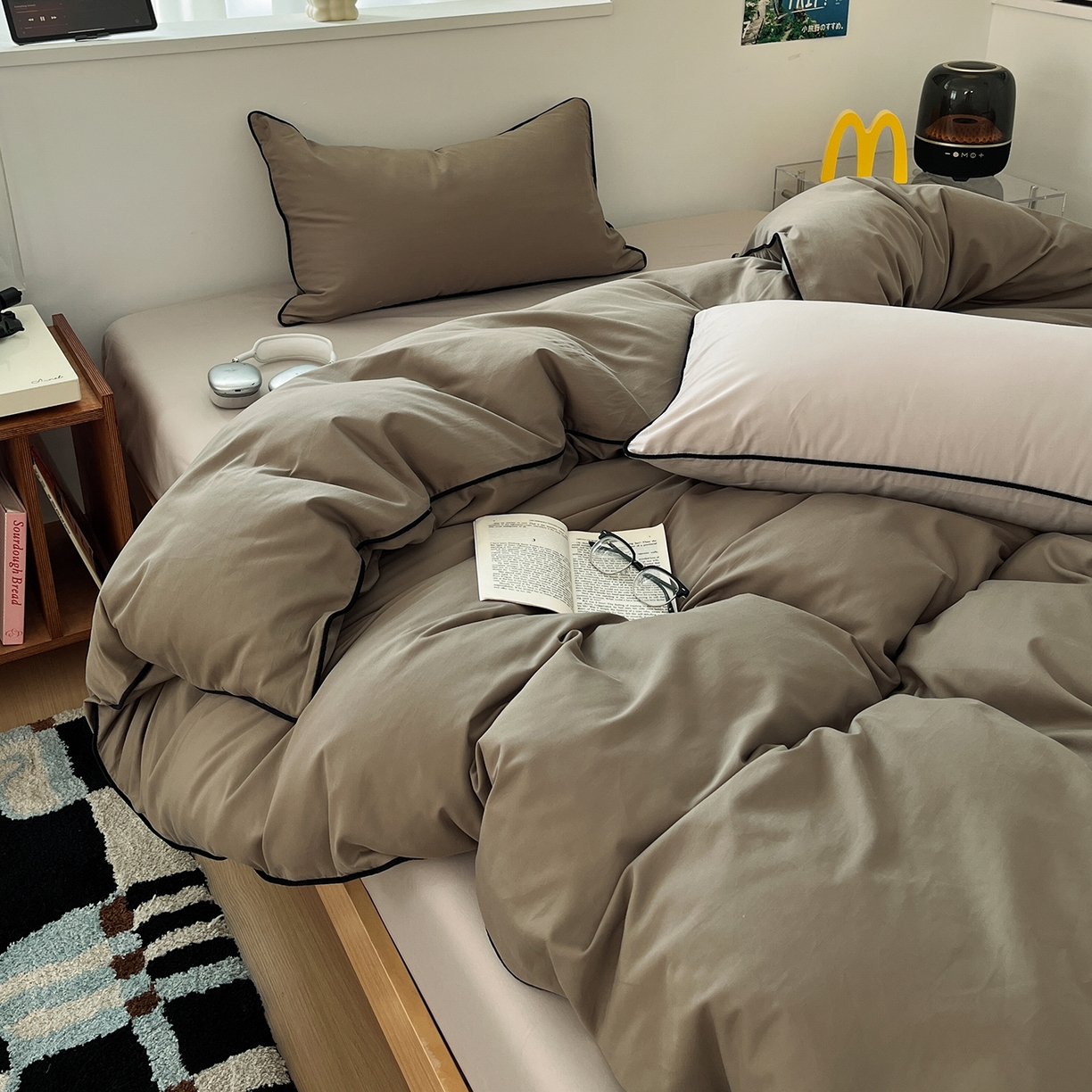 91家纺网 家纺一手货源 找家纺 三朵家纺 2025新款50支加厚全棉纯棉磨毛混搭四件套-美拉德系列 咖灰