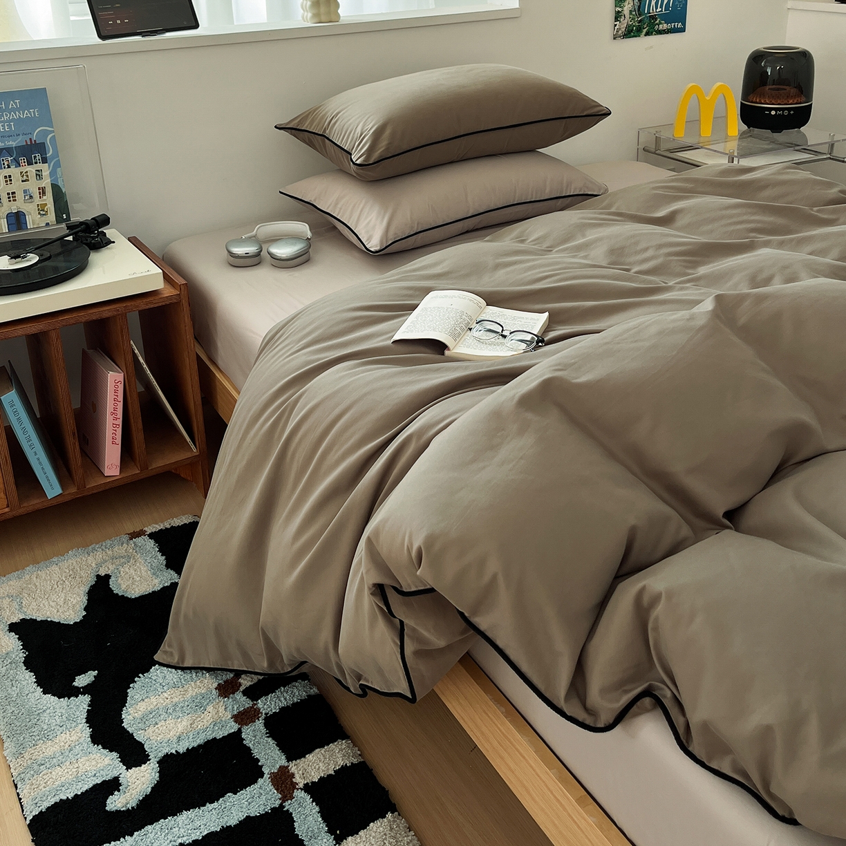 91家纺网 家纺一手货源 找家纺 三朵家纺 2025新款50支加厚全棉纯棉磨毛混搭四件套-美拉德系列 咖灰