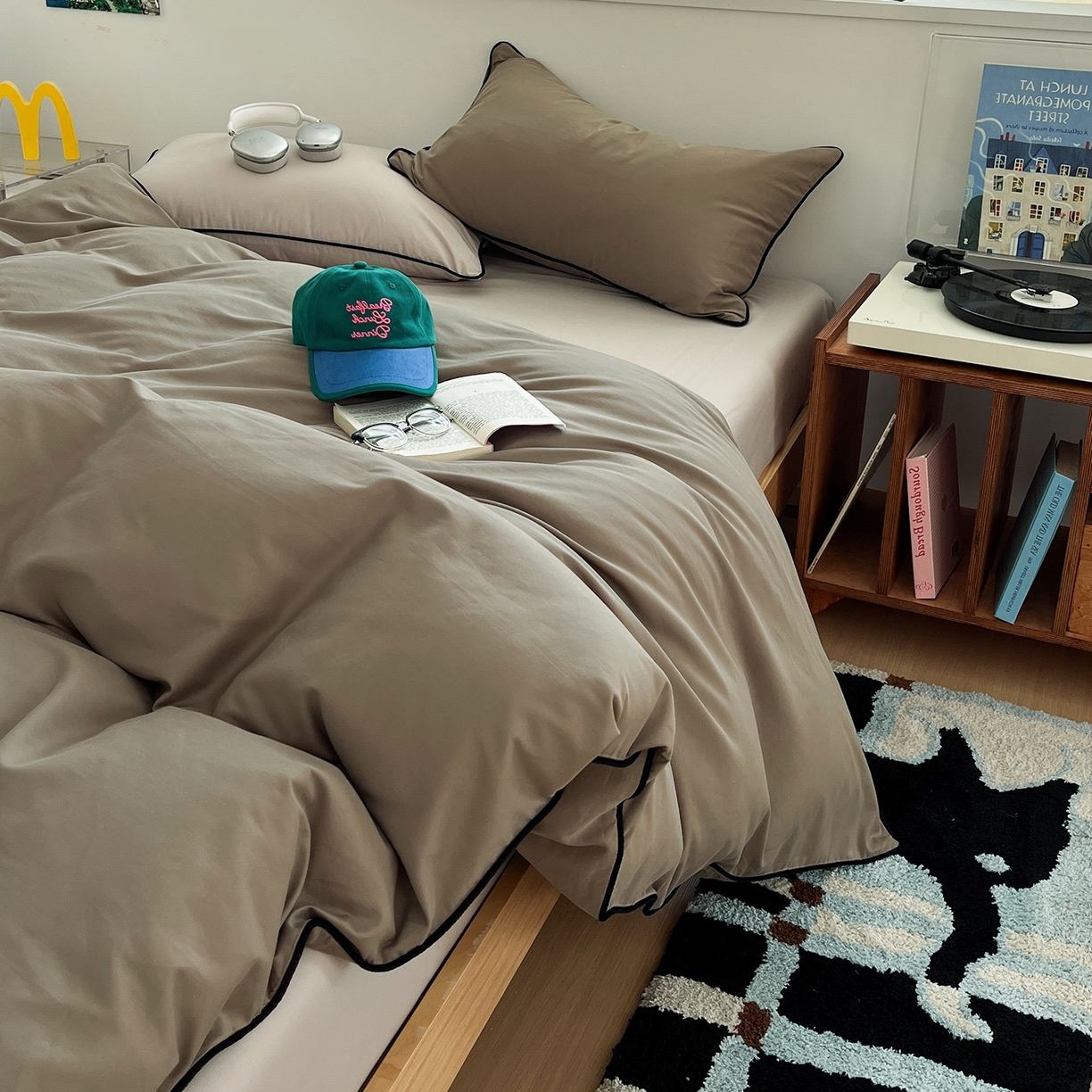 91家纺网 家纺一手货源 找家纺 三朵家纺 2025新款50支加厚全棉纯棉磨毛混搭四件套-美拉德系列 咖灰