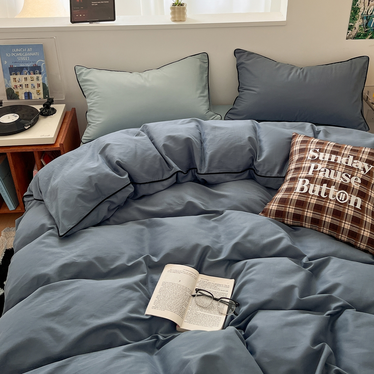 91家纺网 家纺一手货源 找家纺 三朵家纺 2025新款50支加厚全棉纯棉磨毛混搭四件套-美拉德系列 秋波蓝