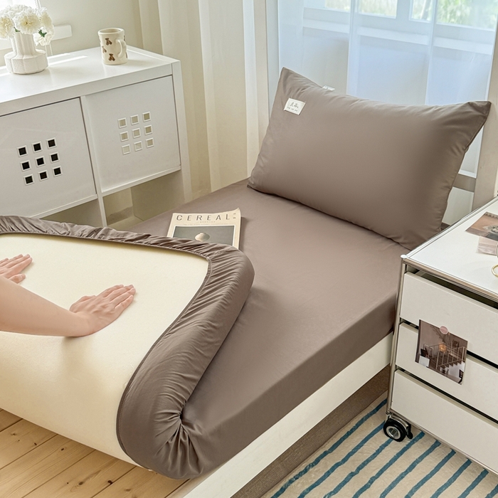 91家纺网 家纺一手货源 找家纺 眠博士 2025新款A类40支13372全棉纯棉纯色学生床三件套 春泥