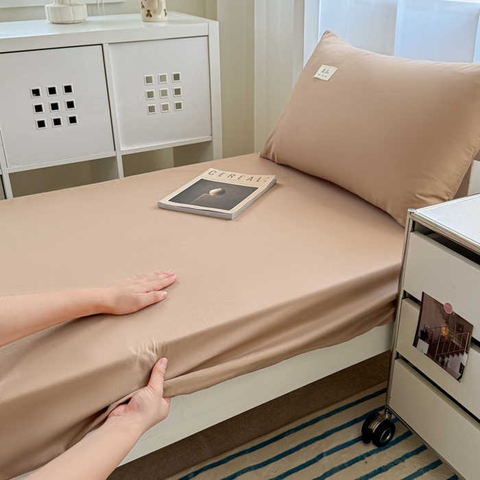 91家纺网 家纺一手货源 找家纺 眠博士 2025新款A类40支13372全棉纯棉纯色学生床三件套 卡其