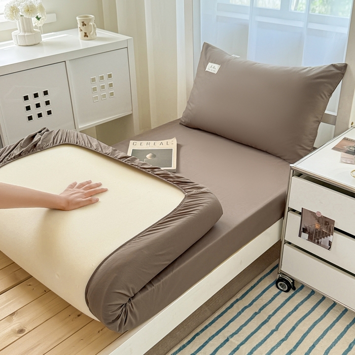 91家纺网 家纺一手货源 找家纺 眠博士 2025新款A类40支13372全棉纯棉纯色学生床三件套 春泥