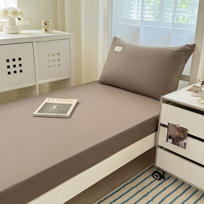 91家纺网 家纺一手货源 找家纺 眠博士 2025新款A类40支13372全棉纯棉纯色学生床三件套 春泥