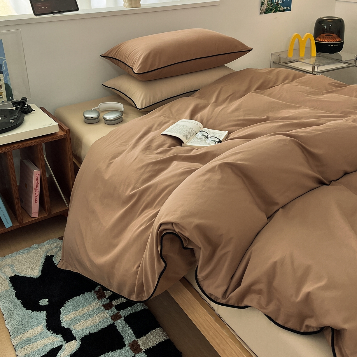 91家纺网 家纺一手货源 找家纺 三朵家纺 2025新款50支加厚全棉纯棉磨毛混搭四件套-美拉德系列 曲奇棕