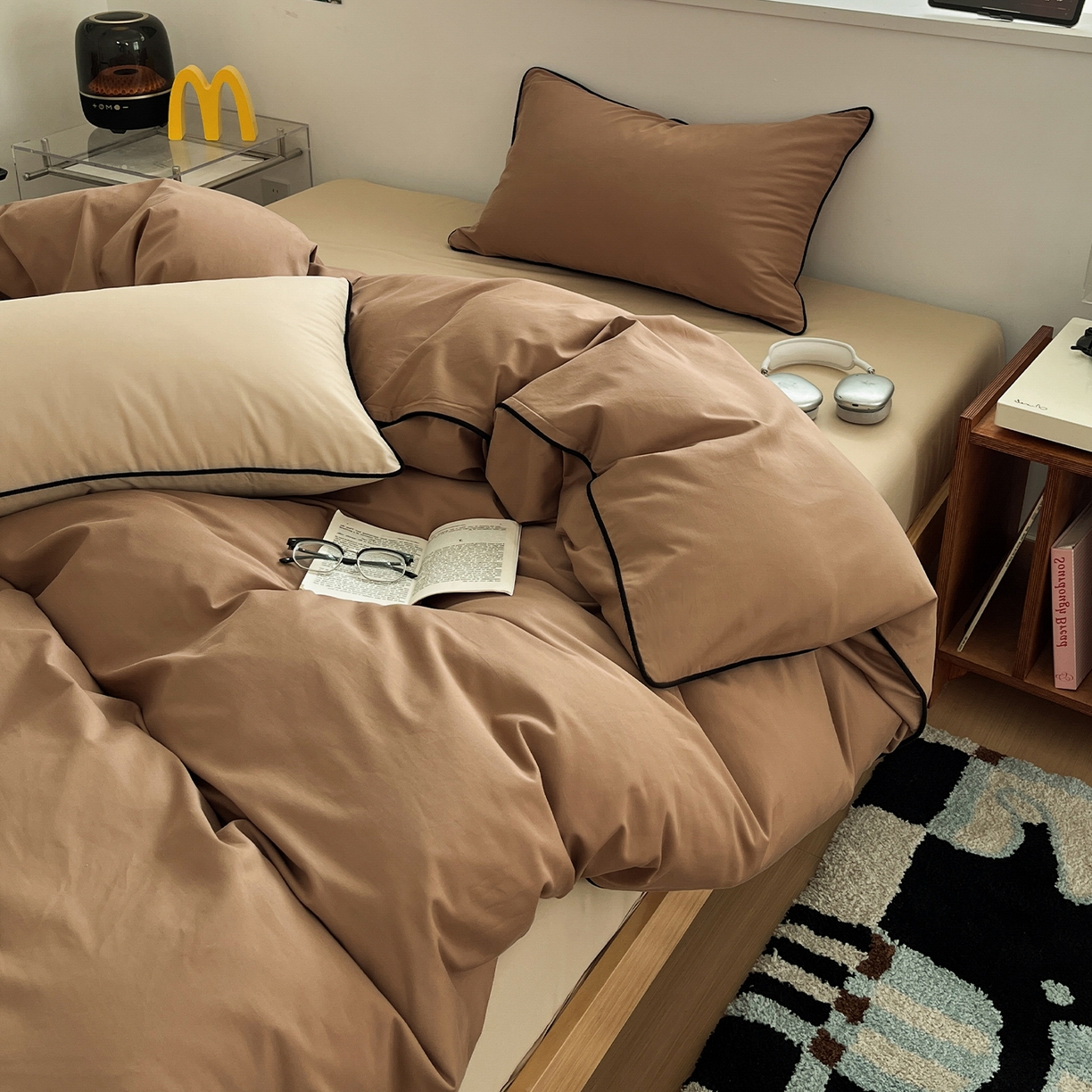 91家纺网 家纺一手货源 找家纺 三朵家纺 2025新款50支加厚全棉纯棉磨毛混搭四件套-美拉德系列 曲奇棕