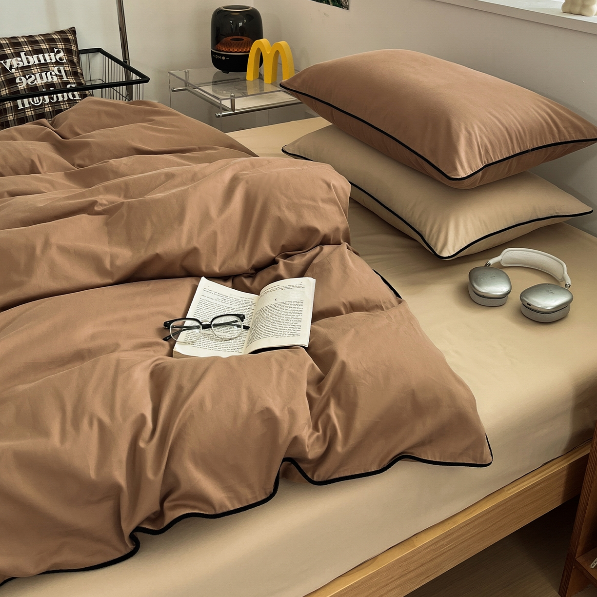 91家纺网 家纺一手货源 找家纺 三朵家纺 2025新款50支加厚全棉纯棉磨毛混搭四件套-美拉德系列 曲奇棕