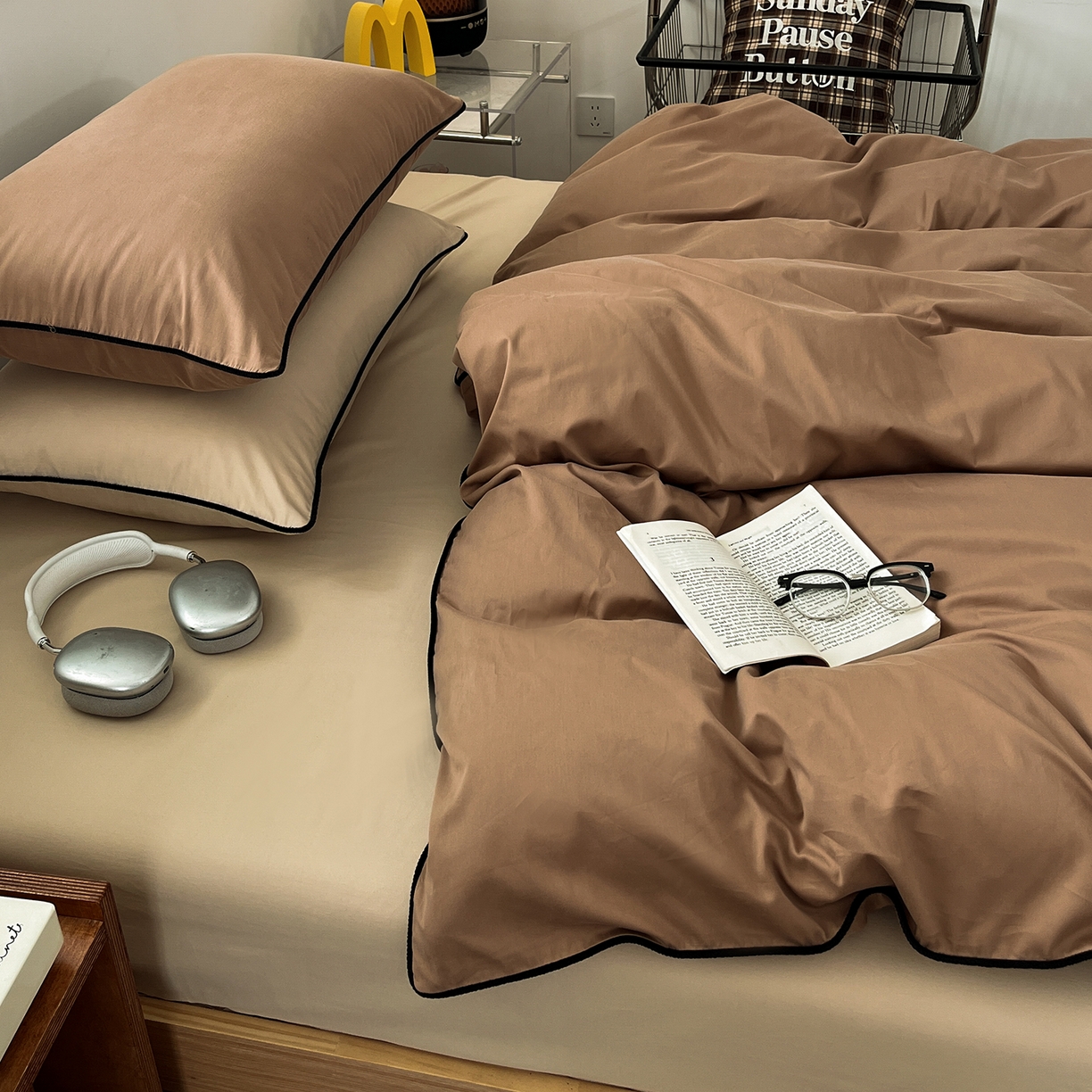 91家纺网 家纺一手货源 找家纺 三朵家纺 2025新款50支加厚全棉纯棉磨毛混搭四件套-美拉德系列 曲奇棕