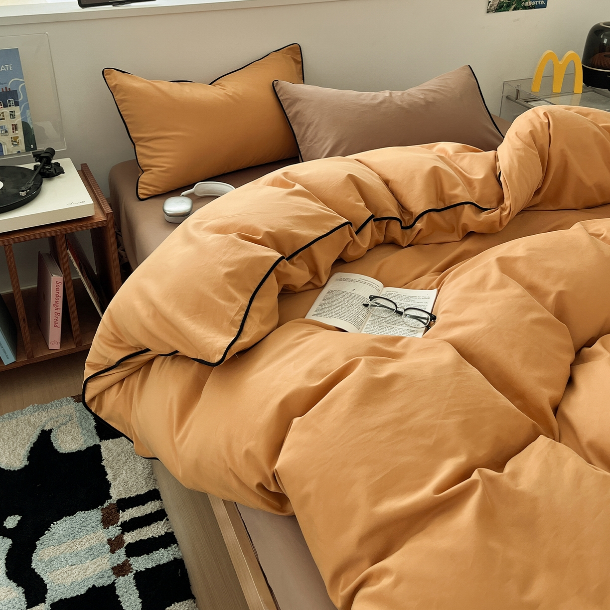 91家纺网 家纺一手货源 找家纺 三朵家纺 2025新款50支加厚全棉纯棉磨毛混搭四件套-美拉德系列 天橙色