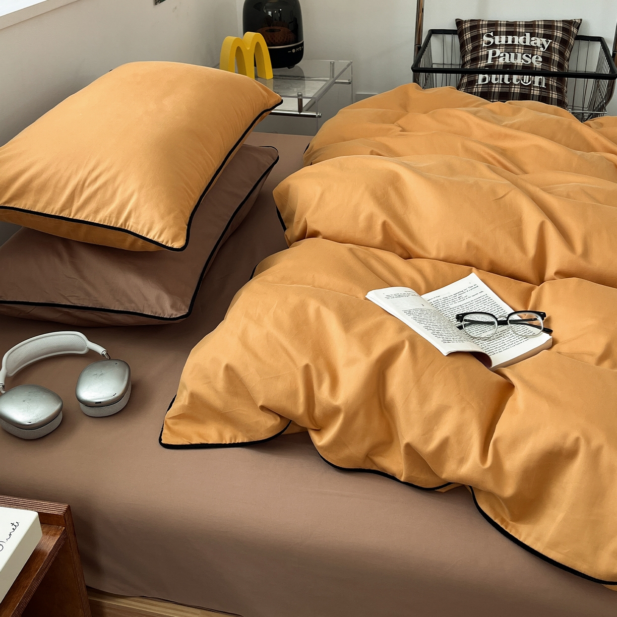 91家纺网 家纺一手货源 找家纺 三朵家纺 2025新款50支加厚全棉纯棉磨毛混搭四件套-美拉德系列 天橙色