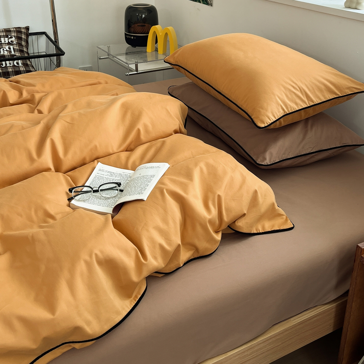 91家纺网 家纺一手货源 找家纺 三朵家纺 2025新款50支加厚全棉纯棉磨毛混搭四件套-美拉德系列 天橙色