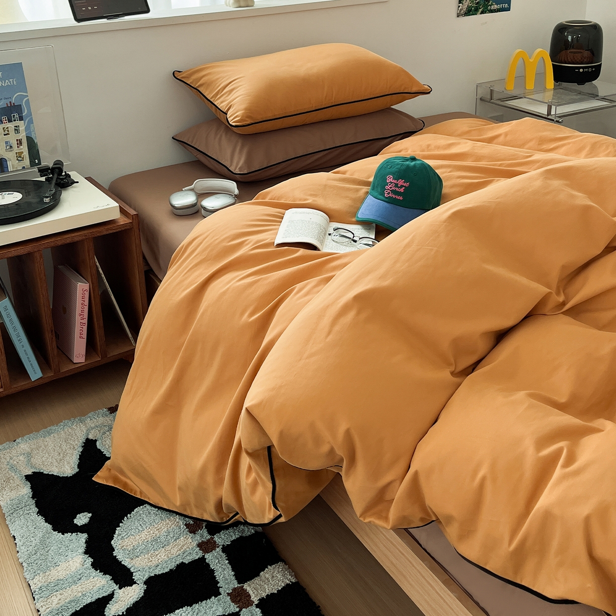 91家纺网 家纺一手货源 找家纺 三朵家纺 2025新款50支加厚全棉纯棉磨毛混搭四件套-美拉德系列 天橙色