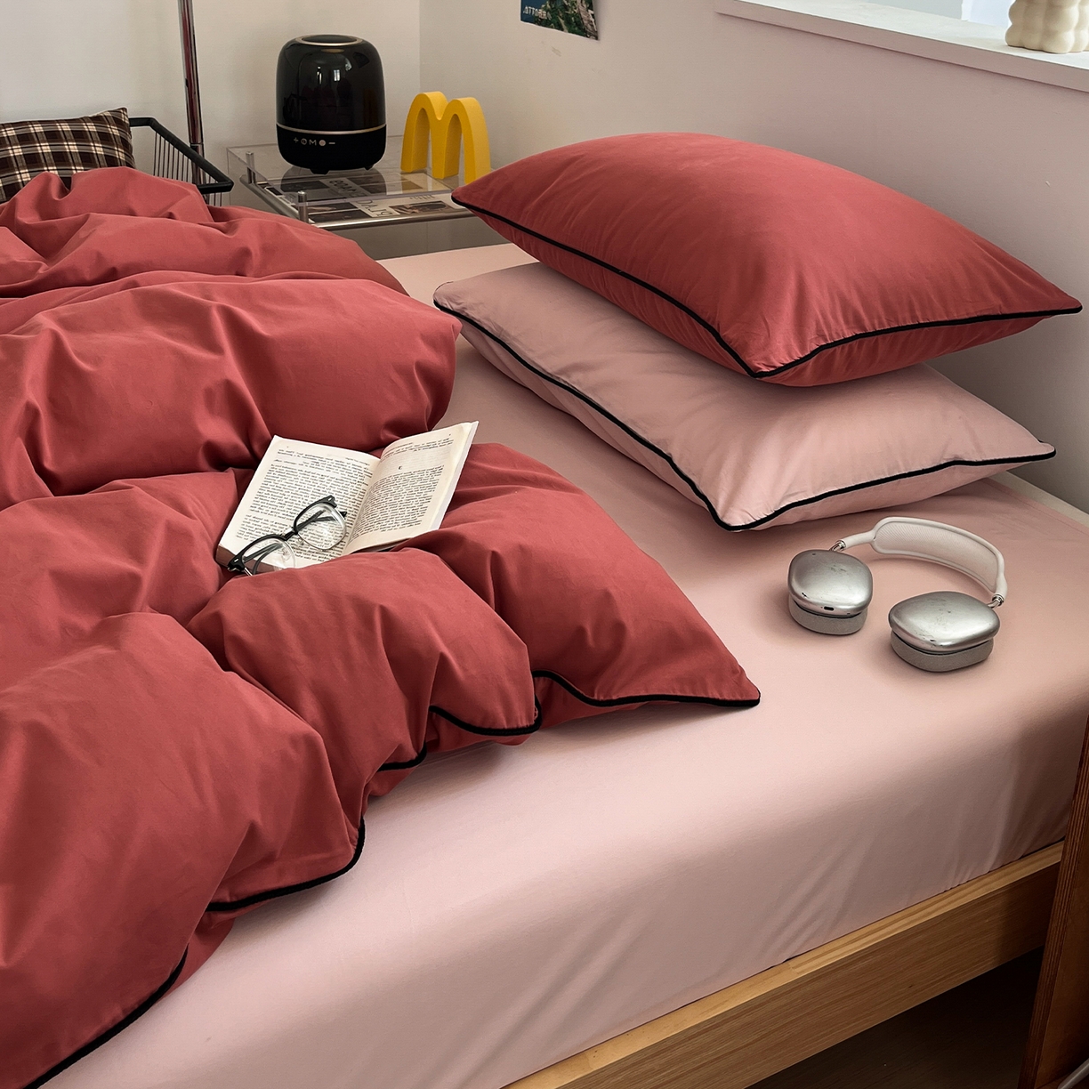 91家纺网 家纺一手货源 找家纺 三朵家纺 2025新款50支加厚全棉纯棉磨毛混搭四件套-美拉德系列 维尼红