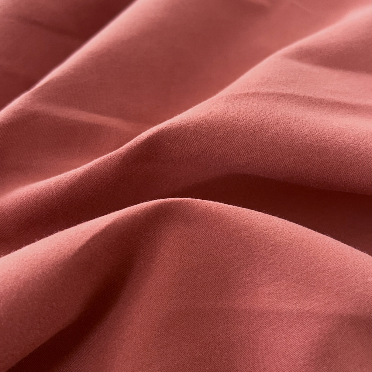 91家纺网 家纺一手货源 找家纺 三朵家纺 2025新款50支加厚全棉纯棉磨毛混搭四件套-美拉德系列 维尼红