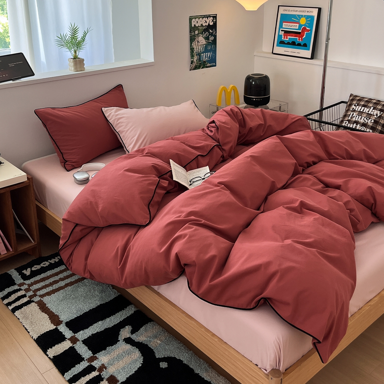 91家纺网 家纺一手货源 找家纺 三朵家纺 2025新款50支加厚全棉纯棉磨毛混搭四件套-美拉德系列 维尼红